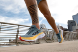 Experimente o melhor suporte e conforto com os tênis de corrida Hoka One One!